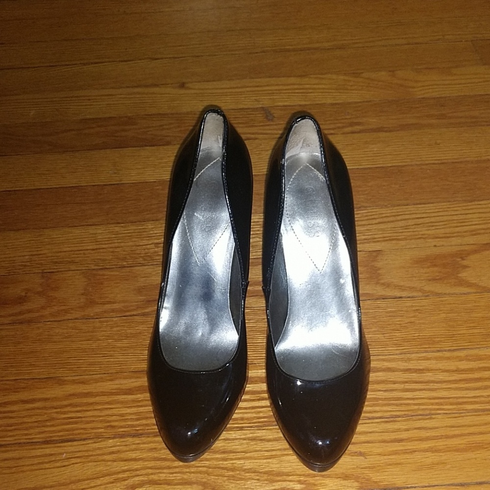 Black guess wedges